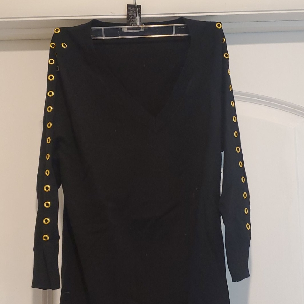 VNeck 3/4 sleeve sweater